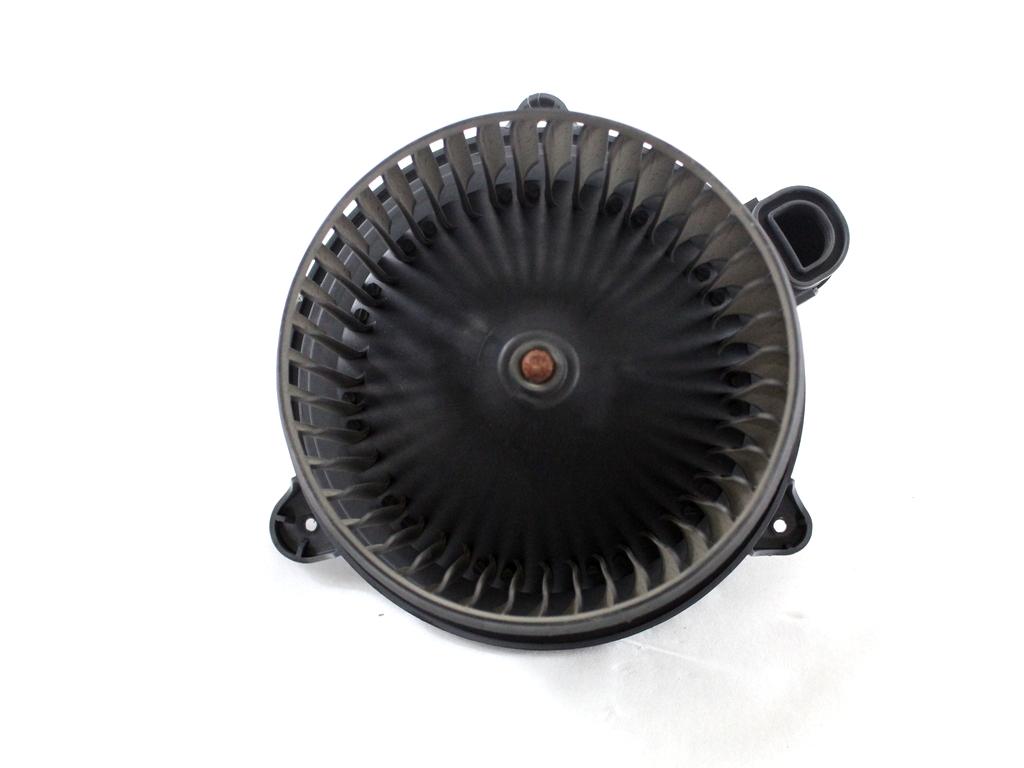 AV11-19846-AB MOTORINO VENTOLA VENTILAZIONE ABITACOLO FORD B-MAX 1.5 D 55KW 5M 5P (2015) RICAMBIO USATO 0130115579