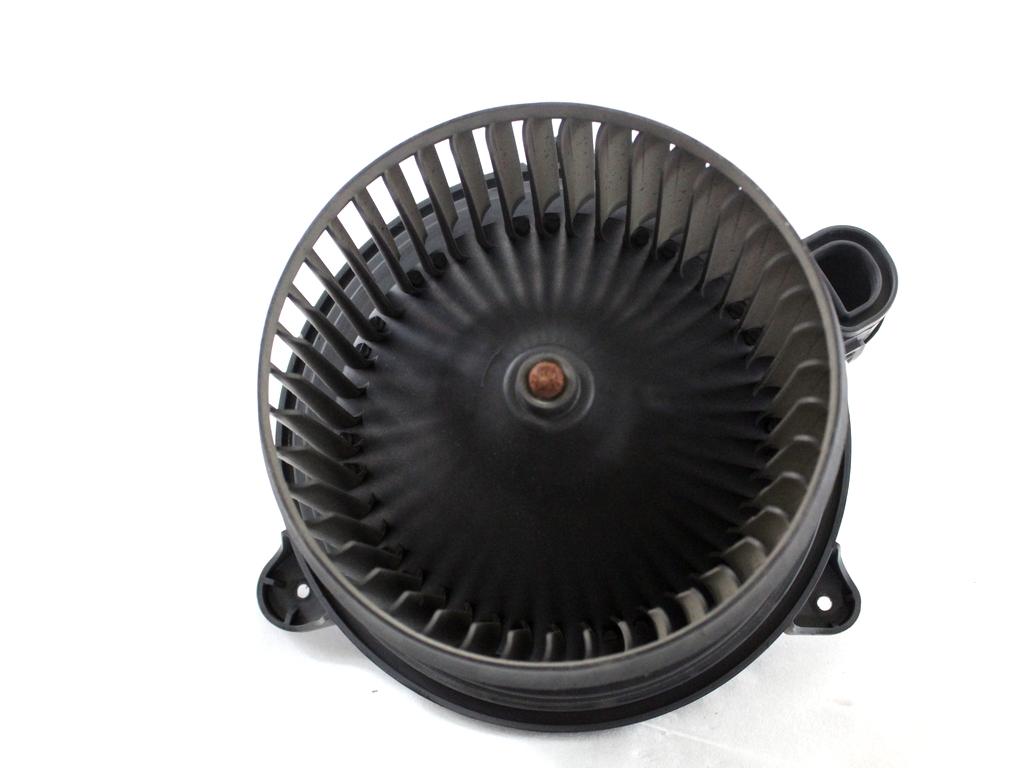 AV11-19846-AB MOTORINO VENTOLA VENTILAZIONE ABITACOLO FORD B-MAX 1.5 D 55KW 5M 5P (2015) RICAMBIO USATO 0130115579