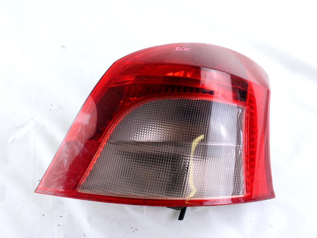 815510D110 FARO FANALE POSTERIORE DESTRO TOYOTA YARIS 1.0 B 51KW 5M 5P (2009) RICAMBIO USATO