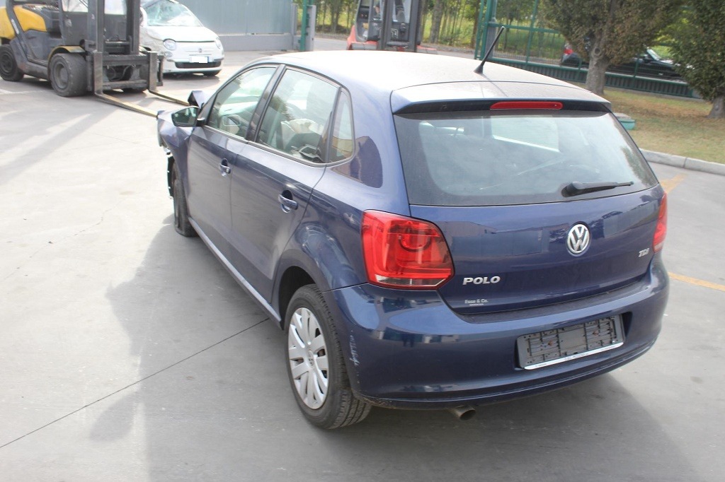 VOLKSWAGEN POLO 1.6 D 66KW 5M 5P (2009) RICAMBI IN MAGAZZINO