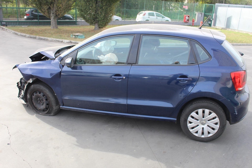 VOLKSWAGEN POLO 1.6 D 66KW 5M 5P (2009) RICAMBI IN MAGAZZINO