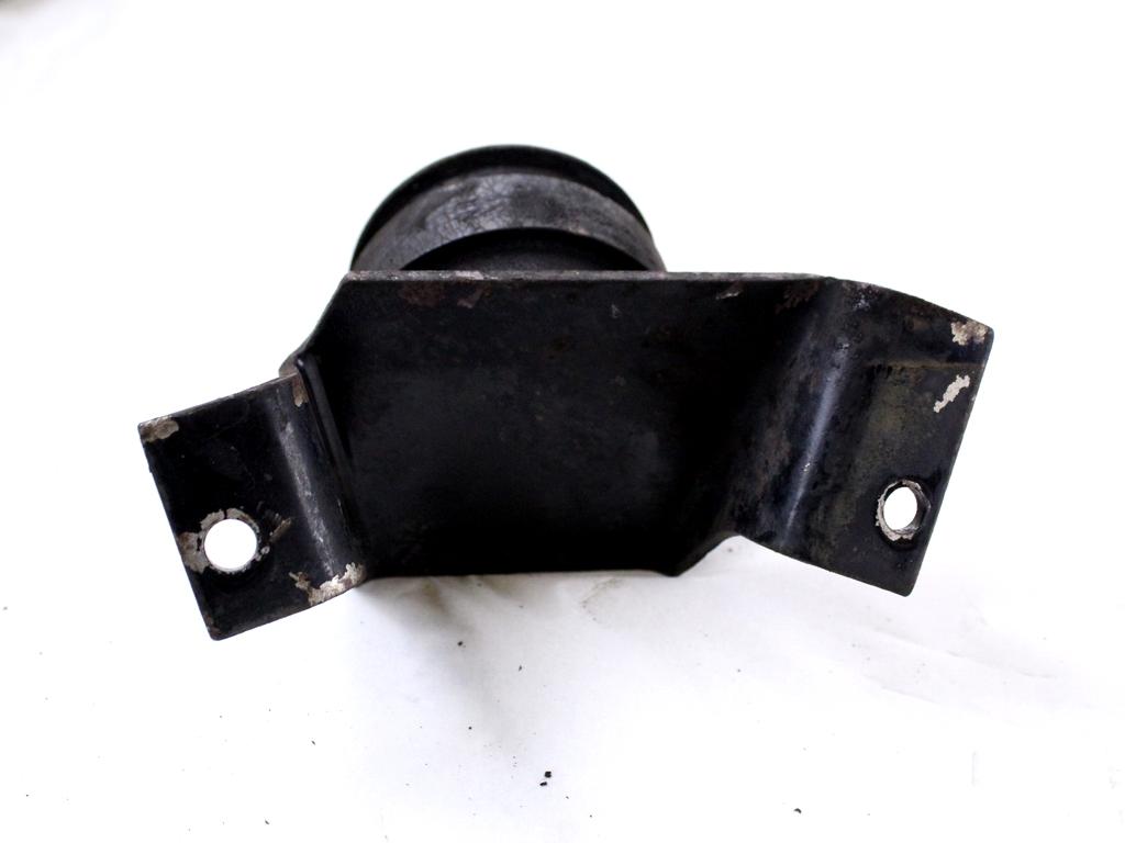 8588903 SUPPORTO MOTORE LATO DESTRO IVECO DAILY 35 2.5 D 55KW 5M 2P (1995) RICAMBIO USATO