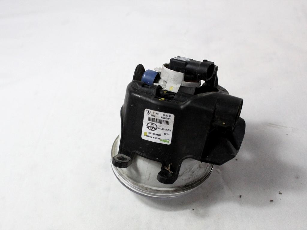 81220-02110 FARO FANALE PROIETTORE FENDINEBBIA ANTERIORE SINISTRO TOYOTA YARIS P13 1.5 I 55KW AUT 5P (2017) RICAMBIO USATO