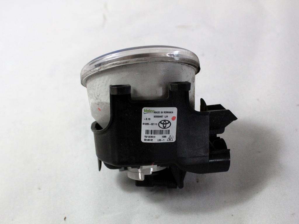 81220-02110 FARO FANALE PROIETTORE FENDINEBBIA ANTERIORE SINISTRO TOYOTA YARIS P13 1.5 I 55KW AUT 5P (2017) RICAMBIO USATO