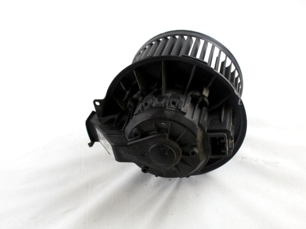 8E2H-18456-AB MOTORINO VENTOLA VENTILAZIONE ABITACOLO FORD FIESTA 1.4 G 71KW 5M 5P (2014) RICAMBIO USATO 0130115551