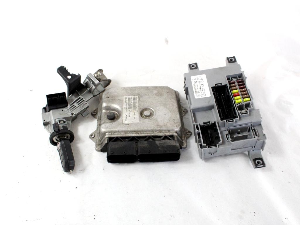 51879339 KIT ACCENSIONE AVVIAMENTO FIAT PUNTO EVO 1.3 D 70KW 5M 5P (2010) RICAMBIO USATO CON CENTRALINA MOTORE, BLOCCHETTI ACCENSIONE APERTURA CON CHIAVE 50515281 51869925 61137400