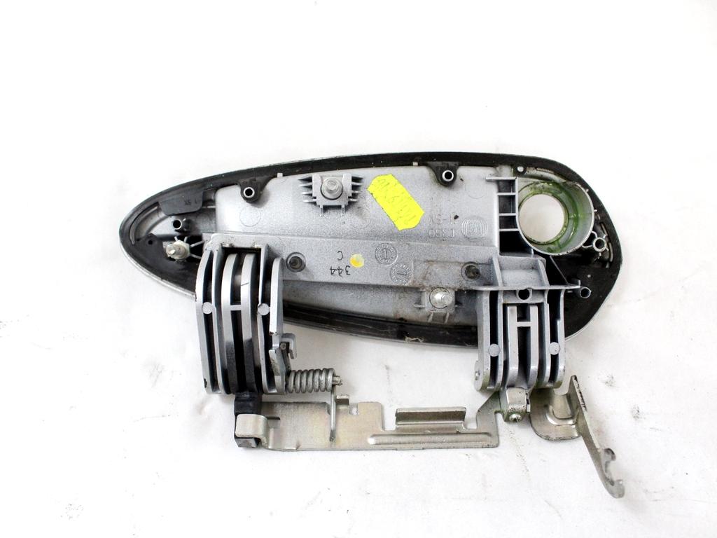 735499040 MANIGLIA ESTERNA PORTA ANTERIORE SINISTRA FIAT PUNTO EVO 1.3 D 70KW 5M 5P (2010) RICAMBIO USATO