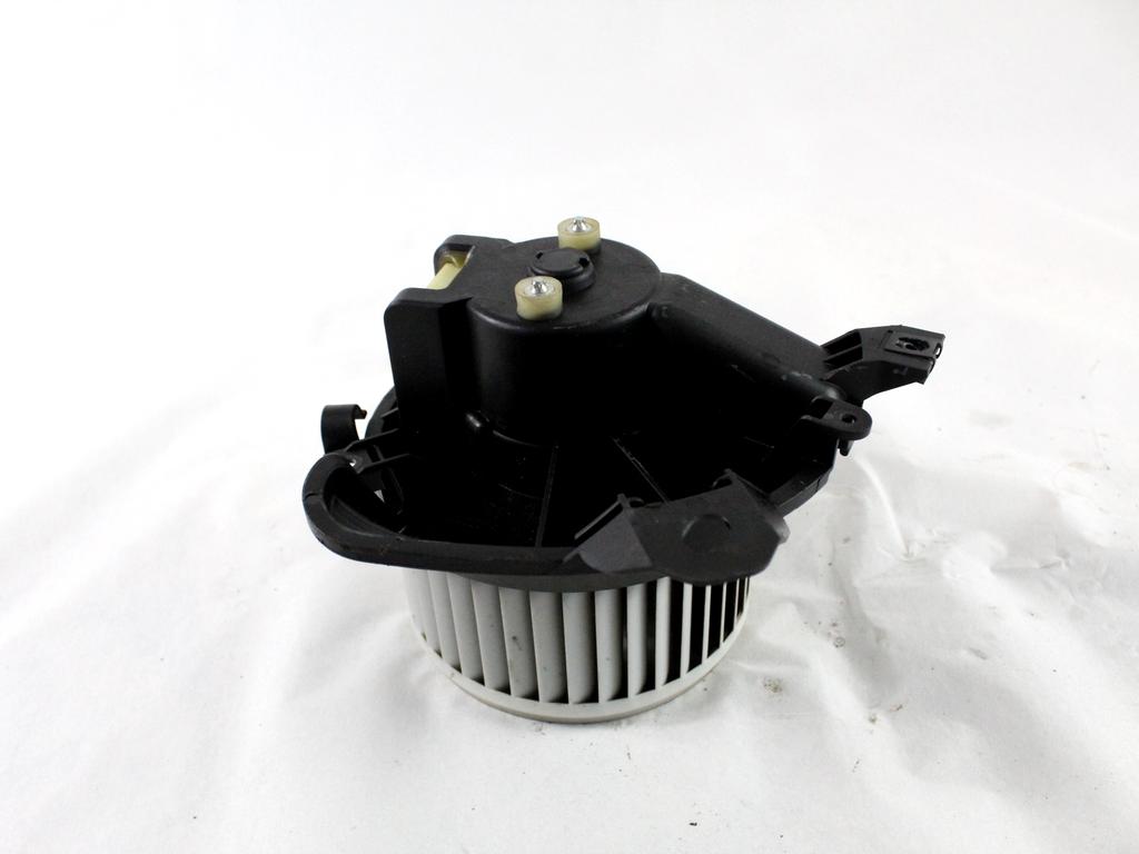 77364956 MOTORINO VENTOLA VENTILAZIONE ABITACOLO FIAT PUNTO EVO 1.3 D 70KW 5M 5P (2010) RICAMBIO USATO