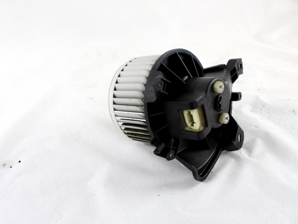 77364956 MOTORINO VENTOLA VENTILAZIONE ABITACOLO FIAT PUNTO EVO 1.3 D 70KW 5M 5P (2010) RICAMBIO USATO