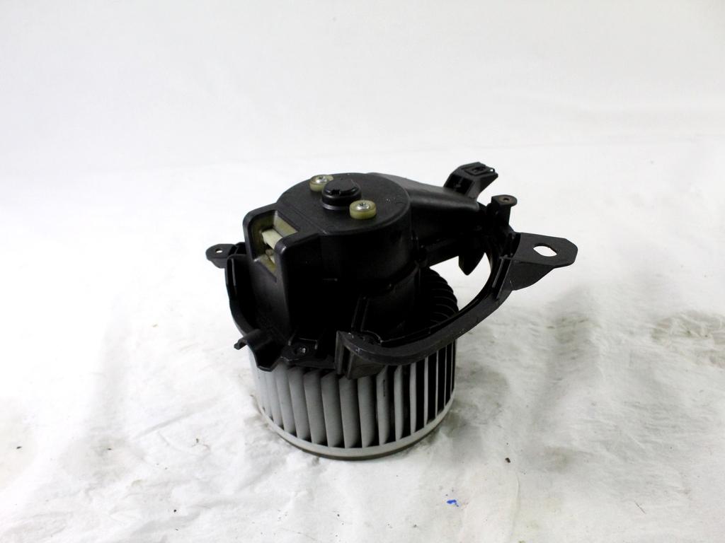 77364953 MOTORINO VENTOLA VENTILAZIONE ABITACOLO FIAT PUNTO EVO 1.3 D 66KW 5M 5P (2010) RICAMBIO USATO