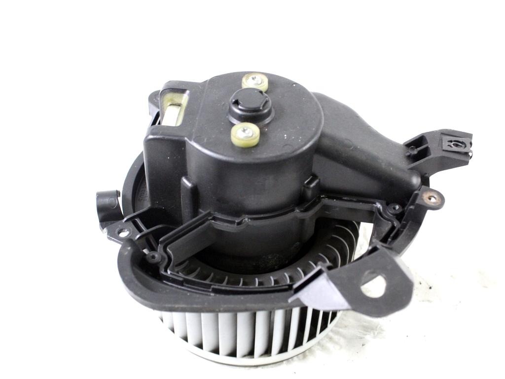 77364953 MOTORINO VENTOLA VENTILAZIONE ABITACOLO FIAT PUNTO EVO 1.3 D 66KW 5M 5P (2010) RICAMBIO USATO