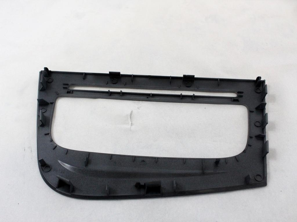 1P1858063C MASCHERINA RIVESTIMENTO CRUSCOTTO CENTRALE SEAT LEON 1.6 G 75KW 5M 5P (2010) RICAMBIO USATO