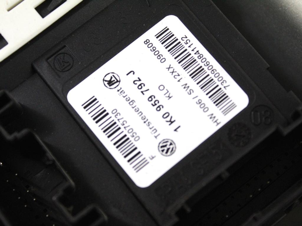 1K4837462B MOTORINO MECCANISMO ALZA-VETRO ALZA-CRISTALLO PORTA ANTERIORE DESTRA VOLKSWAGEN GOLF 5 1.6 B 75KW 5M 5P (2008) RICAMBIO USATO 1K0959702M 1K4837402S 1K0959792J