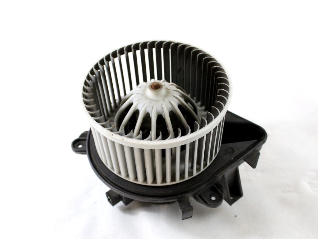 71735484 MOTORINO VENTOLA VENTILAZIONE ABITACOLO FIAT PUNTO 1.2 G 44KW 5M 5P (2009) RICAMBIO USATO