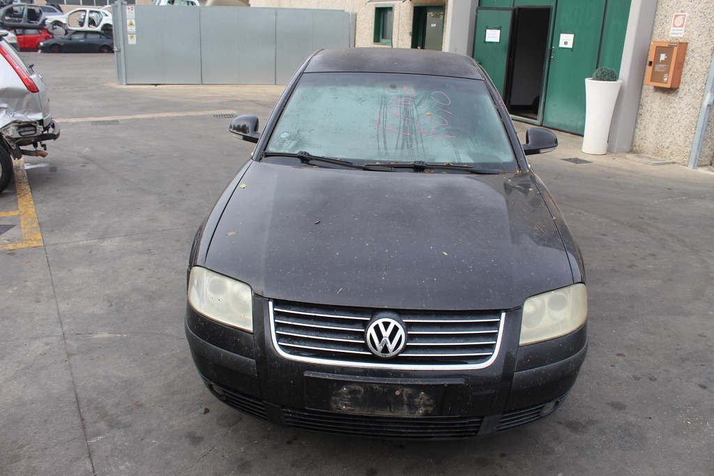 VOLKSWAGEN PASSAT 1.9 D 96KW 5M 5P (2004) RICAMBI IN MAGAZZINO