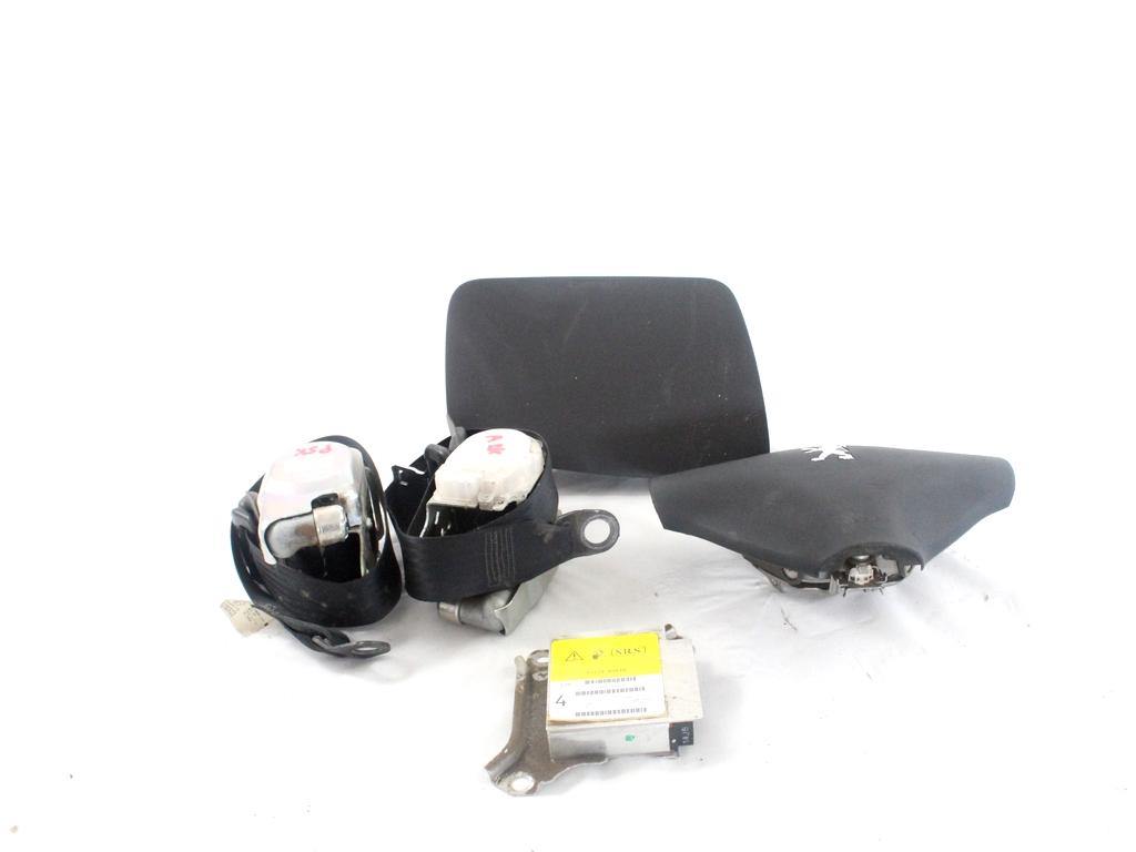 89170-0H040 KIT AIRBAG PEUGEOT 107 1.4 D 40KW 5M 3P (2007) RICAMBIO USATO CON PRETENSIONATORI CINTURE DI SICUREZZA, CENTRALINA AIRBAG, AIRBAG VOLANTE GUIDATORE, AIRBAG PASSEGGERO 8216JW