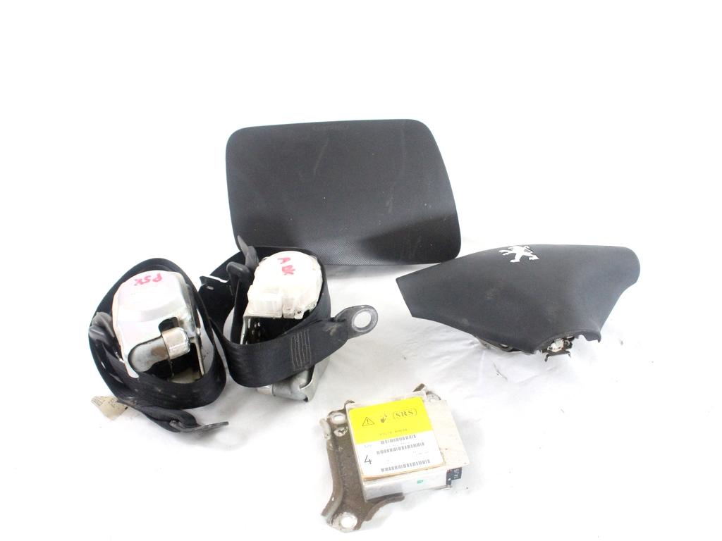 89170-0H040 KIT AIRBAG PEUGEOT 107 1.4 D 40KW 5M 3P (2007) RICAMBIO USATO CON PRETENSIONATORI CINTURE DI SICUREZZA, CENTRALINA AIRBAG, AIRBAG VOLANTE GUIDATORE, AIRBAG PASSEGGERO 8216JW