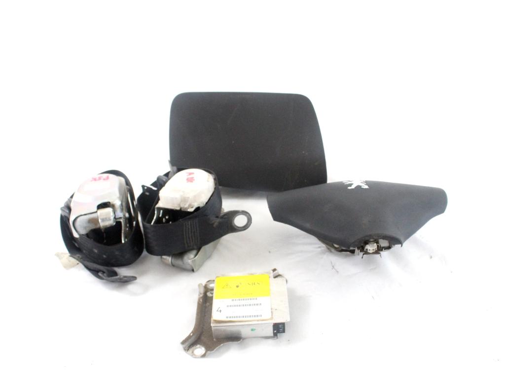 89170-0H040 KIT AIRBAG PEUGEOT 107 1.4 D 40KW 5M 3P (2007) RICAMBIO USATO CON PRETENSIONATORI CINTURE DI SICUREZZA, CENTRALINA AIRBAG, AIRBAG VOLANTE GUIDATORE, AIRBAG PASSEGGERO 8216JW