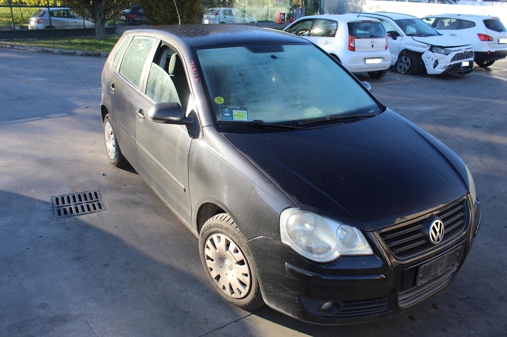 VOLKSWAGEN POLO 1.4 D 51KW 5M 5P (2007) RICAMBI USATI AUTO IN PIAZZALE 