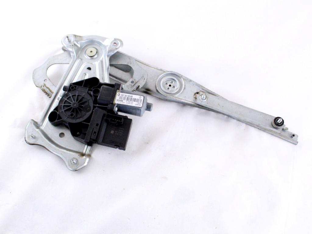 807301396R MOTORINO MECCANISMO ALZA-VETRO ALZA-CRISTALLO PORTA ANTERIORE DESTRA RENAULT MEGANE 3 SW 1.5 D 81KW 6M 5P (2015) RICAMBIO USATO 807203154R 0130822478