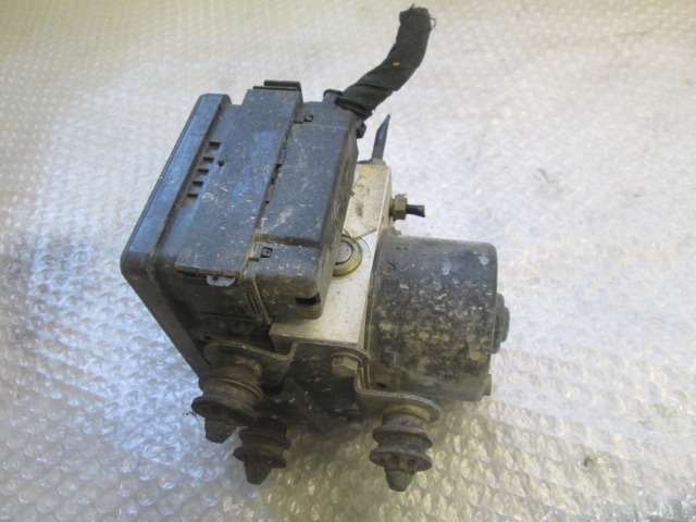 ABS AGREGAT S PUMPO OEM N. 1K0614517B ORIGINAL REZERVNI DEL AUDI A3 MK2 8P 8PA 8P1 (2003 - 2008)DIESEL LETNIK 2003