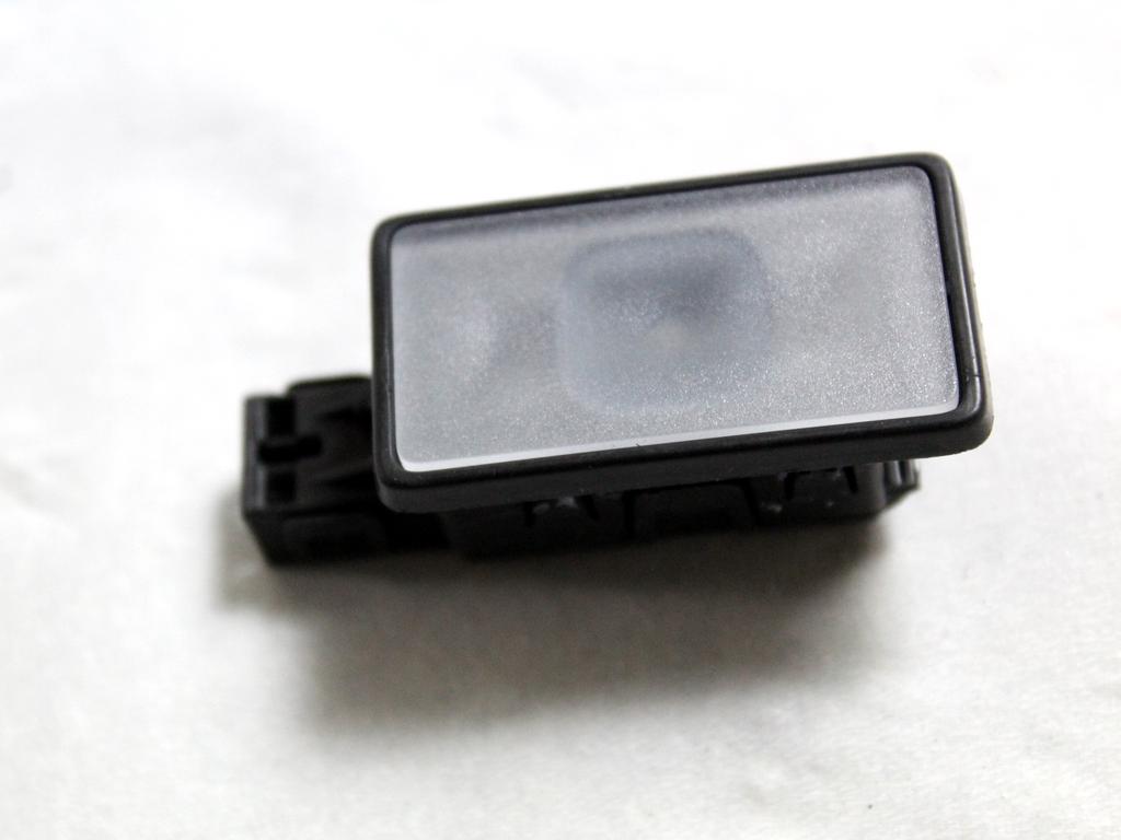 31699146 PLAFONIERA LUCE DI CORTESIA INTERNA ABITACOLO VOLVO XC90 2.0 I 4X4 173KW AUT 5P (2021) RICAMBIO USATO