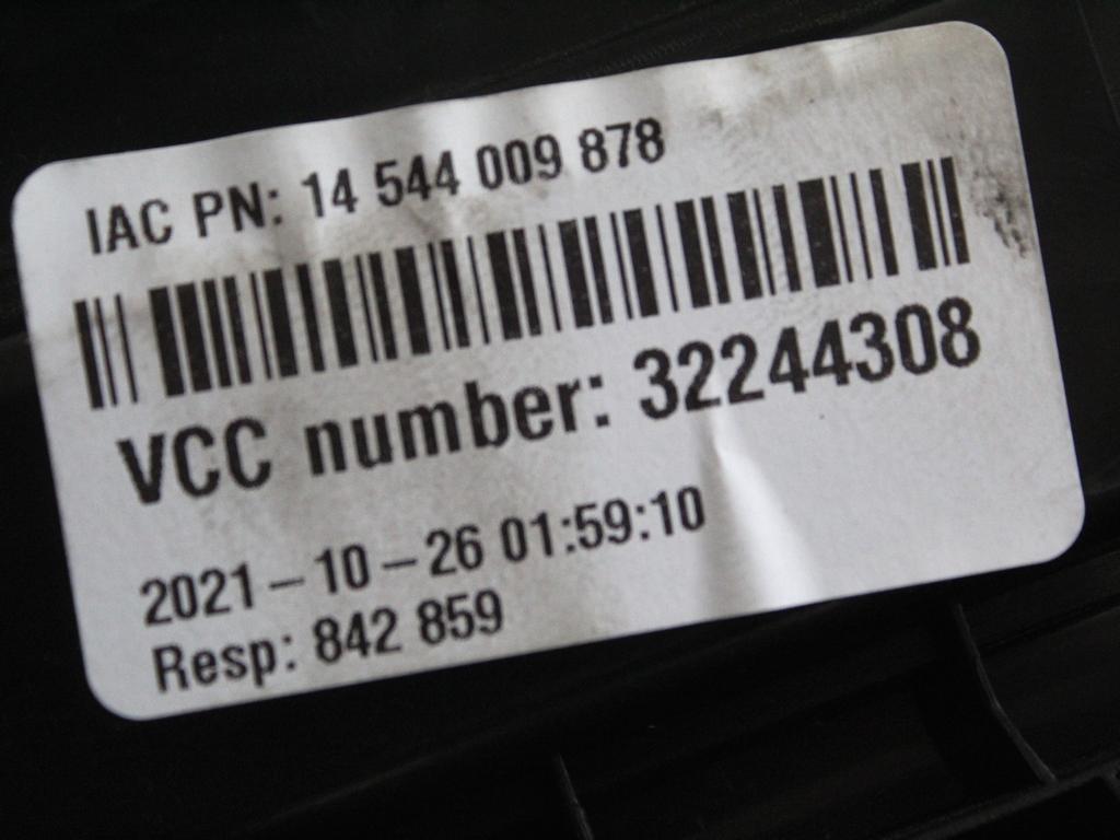 32244308 RIVESTIMENTO PIEDI BATTITACCO ANTERIORE DESTRO VOLVO XC90 2.0 I 4X4 173KW AUT 5P (2021) RICAMBIO USATO