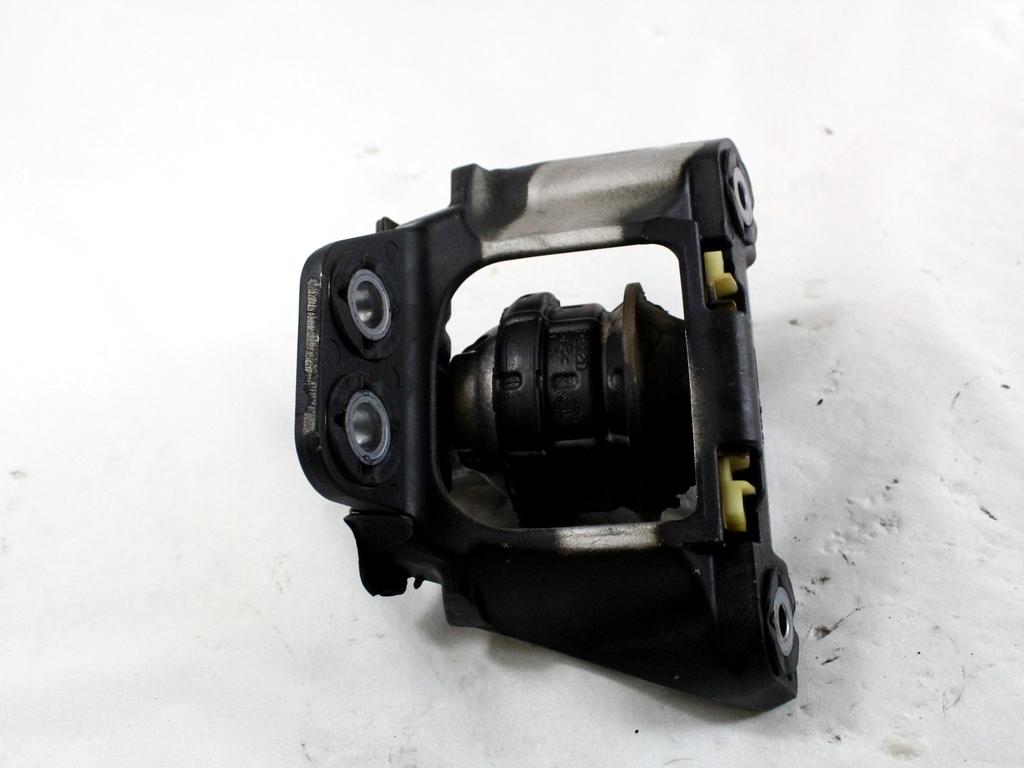 32137496 SUPPORTO MOTORE VOLVO XC90 2.0 I 4X4 173KW AUT 5P (2021) RICAMBIO USATO