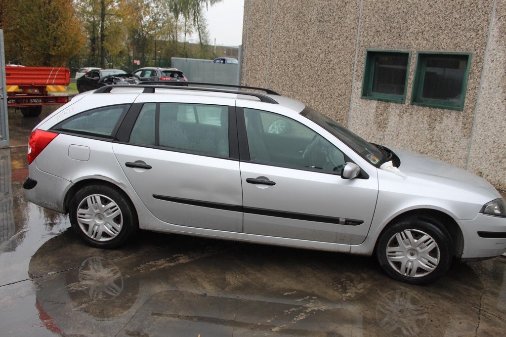 RENAULT LAGUNA SW 1.9 D 81KW 6M 5P (2005) RICAMBI USATI AUTO IN PIAZZALE 