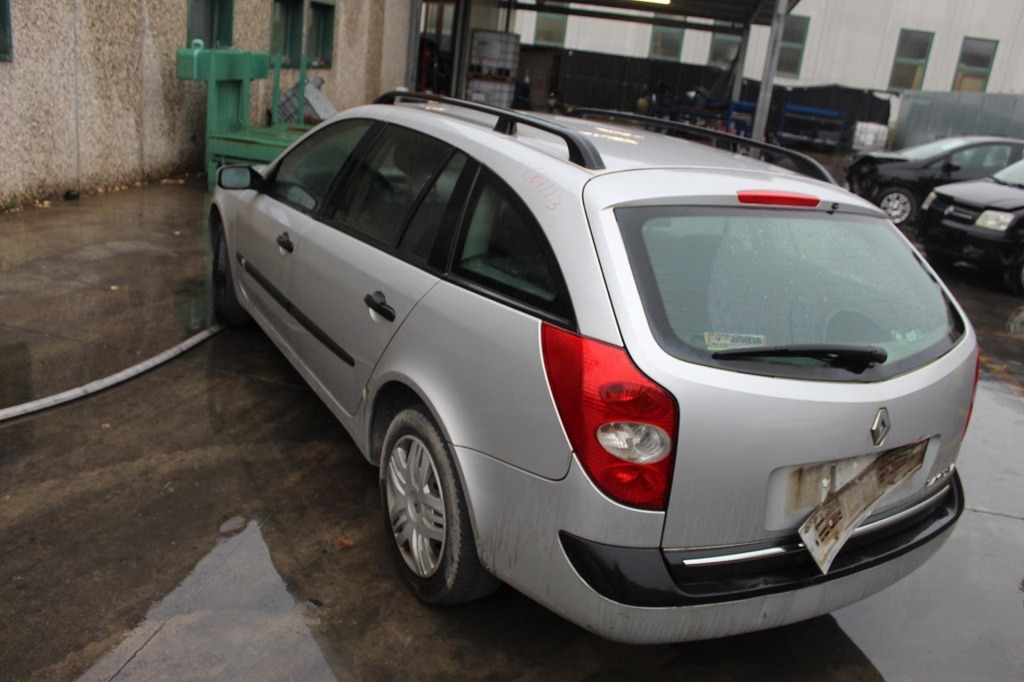 RENAULT LAGUNA SW 1.9 D 81KW 6M 5P (2005) RICAMBI USATI AUTO IN PIAZZALE 