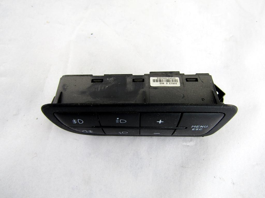 735367269 GRUPPO DI COMANDO REGOLAZIONE ALTEZZA LUCI E FARI FIAT PUNTO EVO 1.3 D 55KW 5M 5P (2014) RICAMBIO USATO CON INTERRUTTORE FENDINEBBIA E RETRONEBBIA 