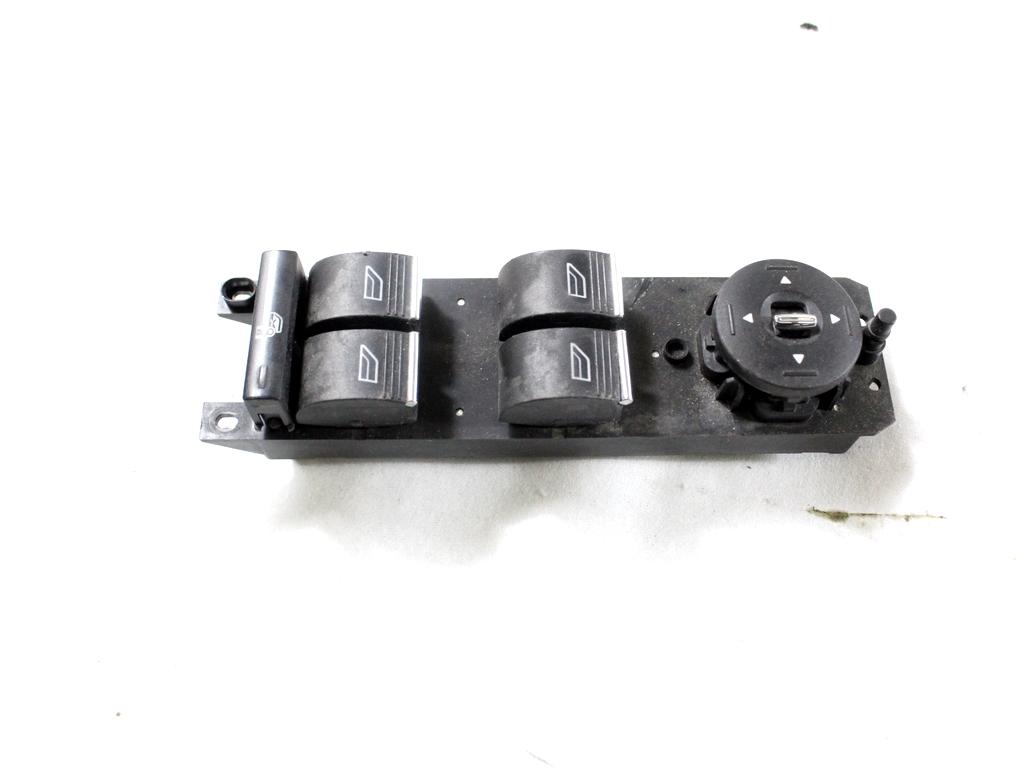 AM5T-14A132-DB GRUPPO DI COMANDO ALZA-VETRI ALZA-CRISTALLI PORTA ANTERIORE SINISTRA FORD GRAND C-MAX 2.0 D 85KW AUT 5P (2013) RICAMBIO USATO CON REGOLAZIONE RETROVISORI ELETTRICI, CON INTERRUTTORE BLOCCO ALZA-VETRI ALZA-CRISTALLI