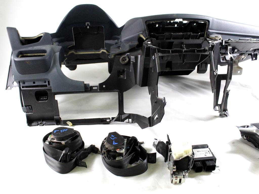 DM5T-14B321-SA KIT AIRBAG FORD GRAND C-MAX 2.0 D 85KW AUT 5P (2013) RICAMBIO USATO CON PRETENSIONATORI CINTURE DI SICUREZZA, CENTRALINA AIRBAG, AIRBAG VOLANTE GUIDATORE, AIRBAG PASSEGGERO, CRUSCOTTO 0285011577 EM51-R042B85-BA3ZHE AM51-R042B84-AF