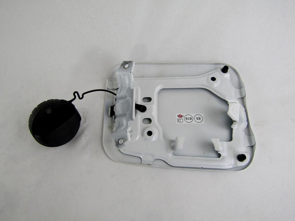 7735042100 SPORTELLO CARBURANTE CON TAPPO TOYOTA RAV 4 2.5 I 131KW AUT 5P (2022) RICAMBIO USATO