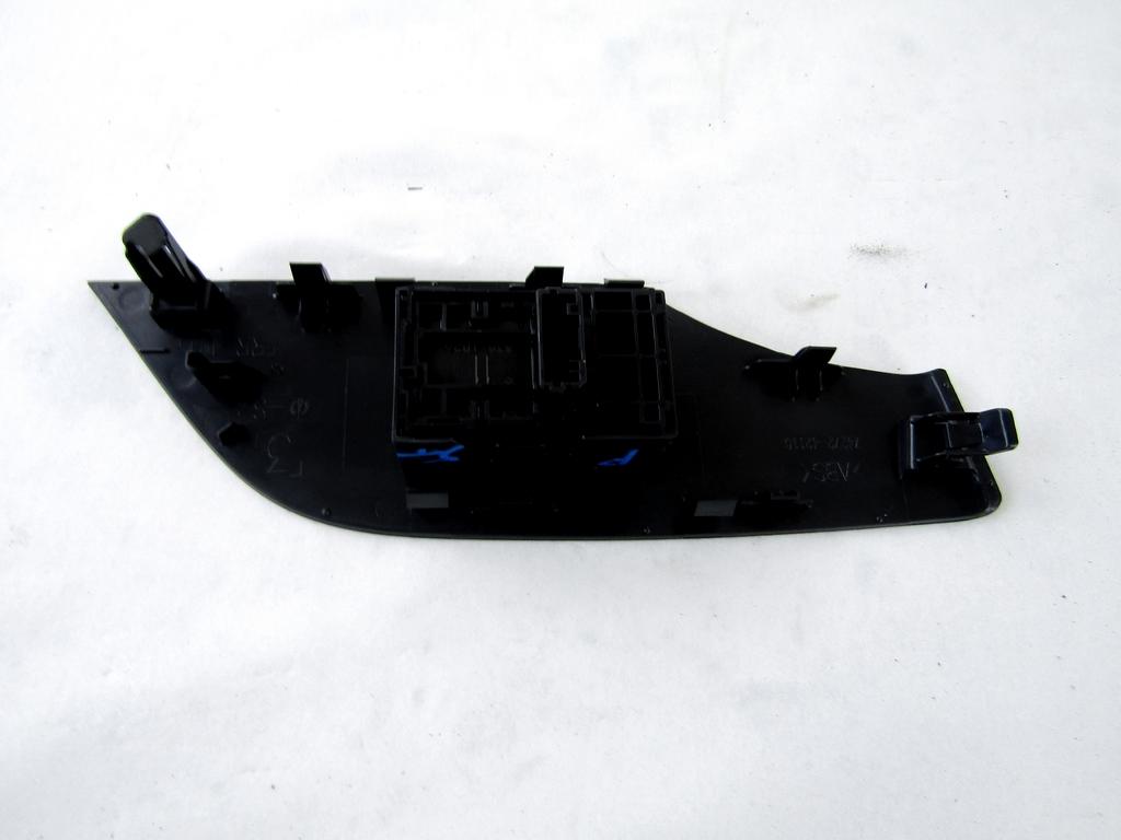 8481012120 COMANDO INTERRUTTORE ALZA-VETRO ALZA-CRISTALLO PORTA POSTERIORE SINISTRA TOYOTA RAV 4 2.5 I 131KW AUT 5P (2022) RICAMBIO USATO 74272-42110