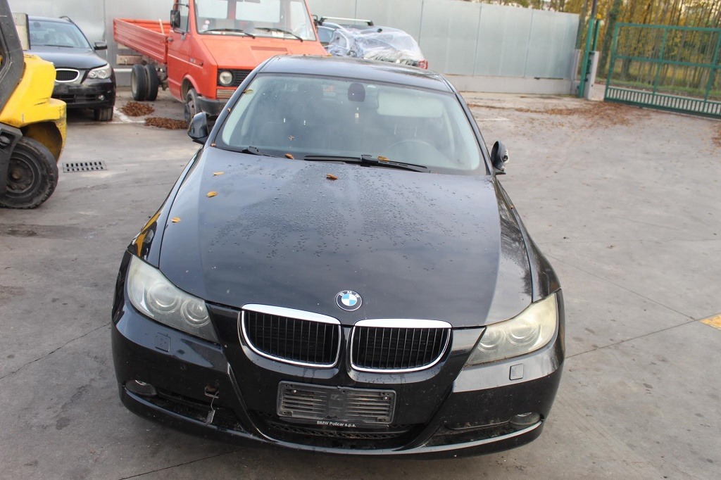 BMW SERIE 3 320D E90 2.0 D 130KW 6M 4P (2008) RICAMBI IN MAGAZZINO