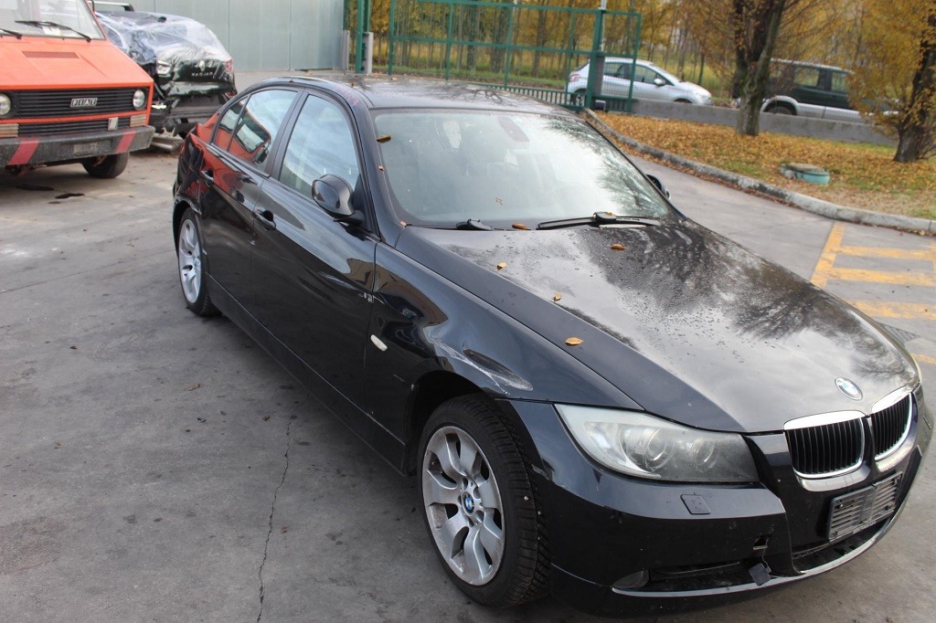 BMW SERIE 3 320D E90 2.0 D 130KW 6M 4P (2008) RICAMBI IN MAGAZZINO