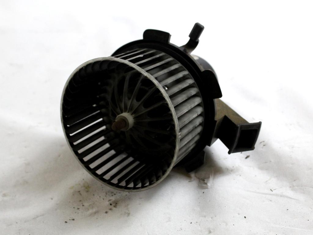 A4518301600 MOTORINO VENTOLA VENTILAZIONE ABITACOLO SMART FORTWO 1.0 B 52KW AUT 3P (2008) RICAMBIO USATO