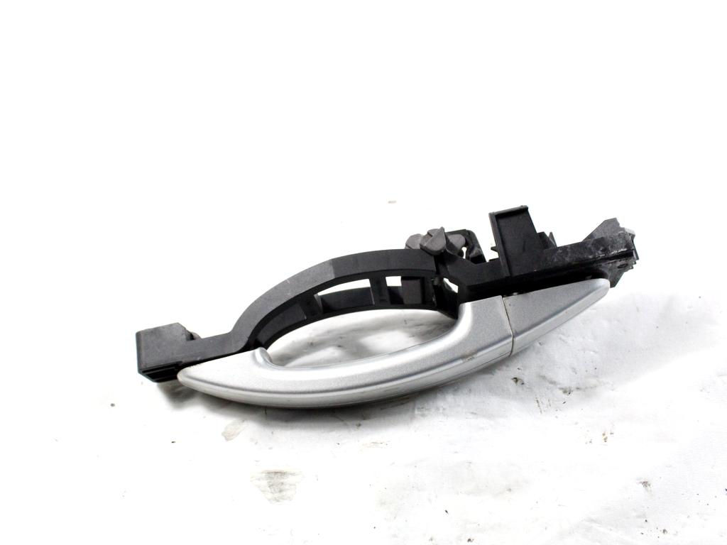 1305822 MANIGLIA ESTERNA PORTA ANTERIORE DESTRA FORD C-MAX 1.6 D 80KW 5M 5P (2010) RICAMBIO USATO