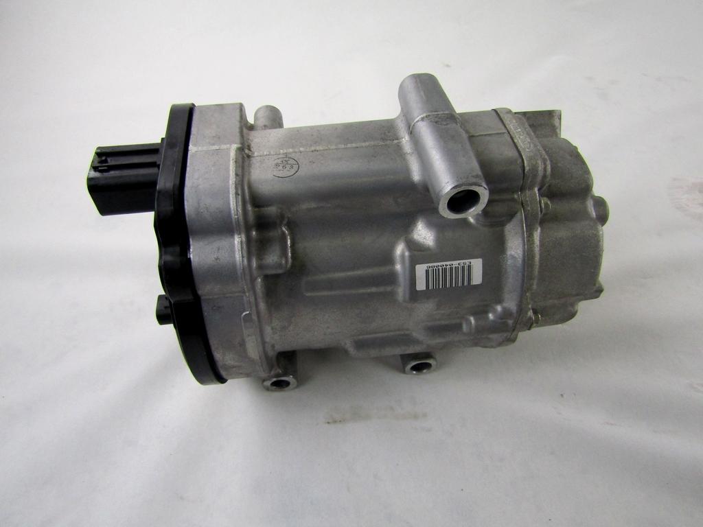 8837033051 COMPRESSORE CLIMATIZZATORE CLIMA A/C TOYOTA RAV 4 2.5 I 131KW AUT 5P (2022) RICAMBIO USATO