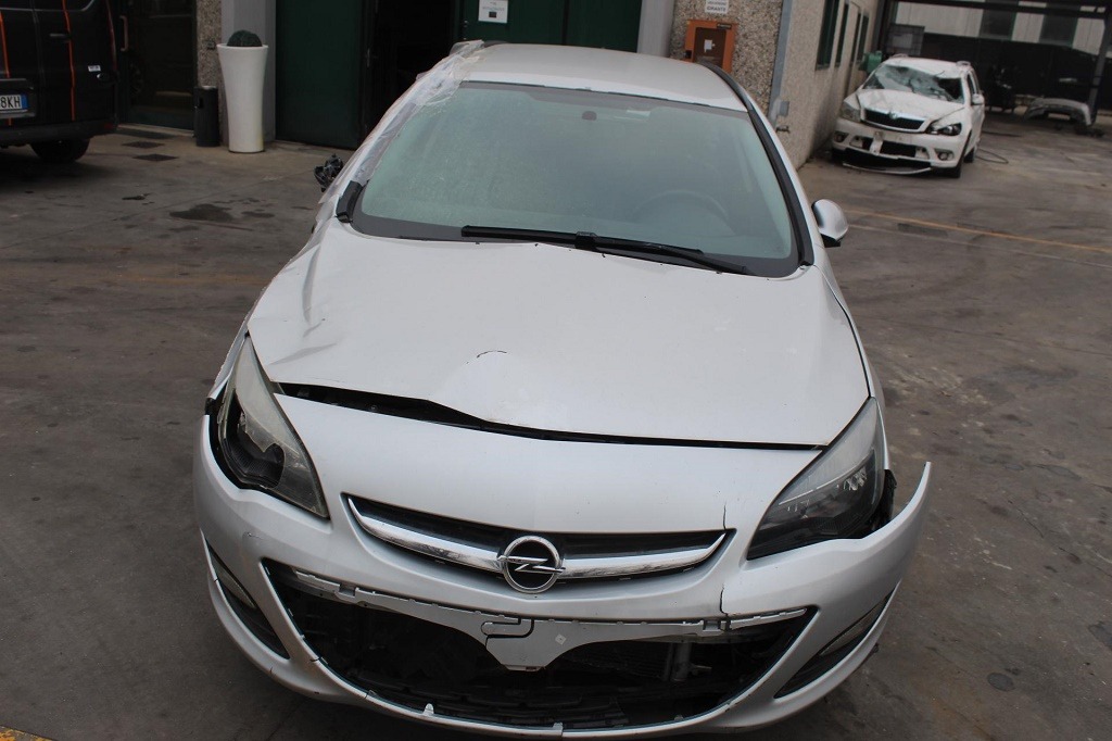 OPEL ASTRA J SW 1.6 D 81KW 6M 5P (2015) RICAMBI IN MAGAZZINO