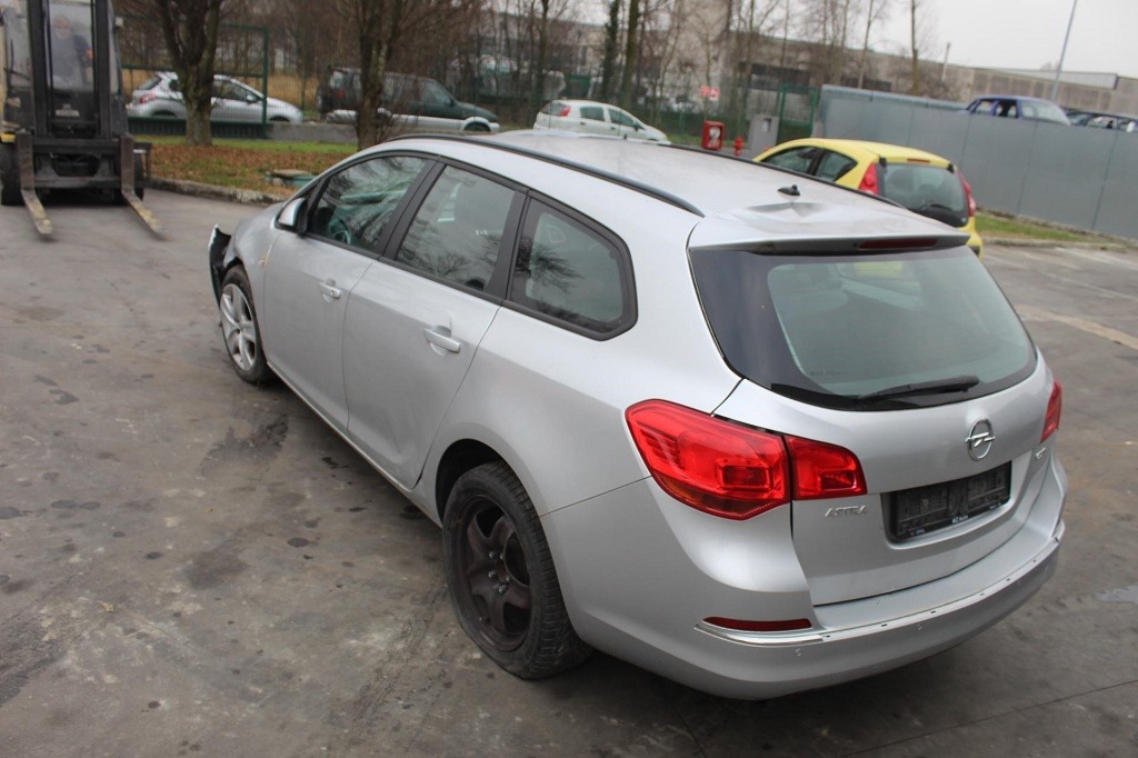 OPEL ASTRA J SW 1.6 D 81KW 6M 5P (2015) RICAMBI IN MAGAZZINO