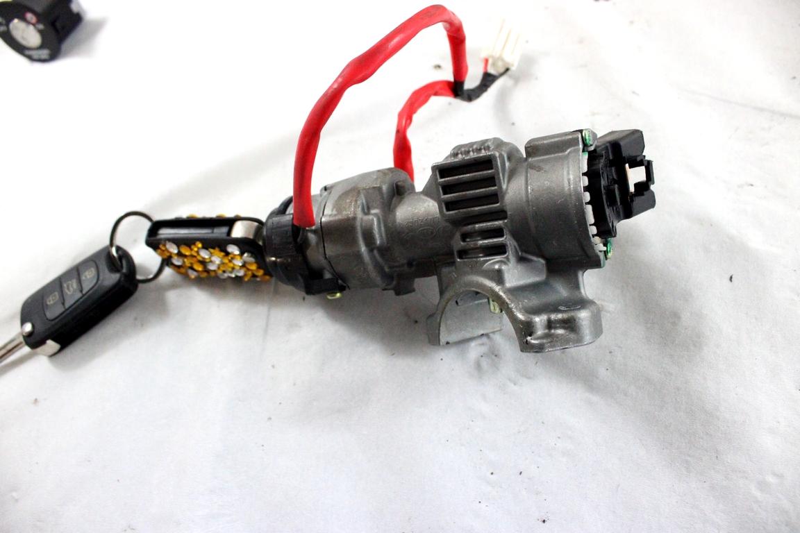 39120-2A000 KIT ACCENSIONE AVVIAMENTO HYUNDAI IX35 1.7 D 85KW 6M 5P (2012) RICAMBIO USATO CENTRALINA MOTORE CON RIVESTIMENTO DIFETTATO, QUADRO STRUMENTI, BLOCCHETTI ACCENSIONE APERTURA CON DOPPIA CHIAVE 0281017696 95400-2Y002 91950-2S521 94003-2Y290