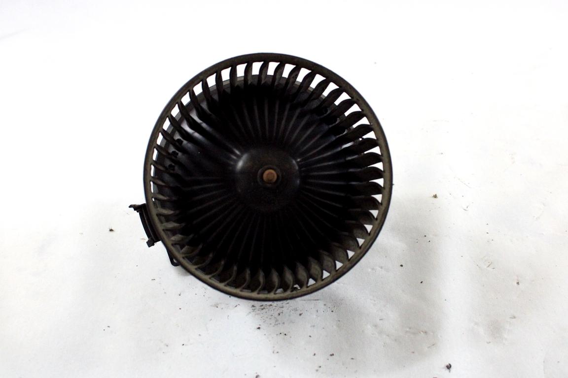 8E2H-18456-AA MOTORINO VENTOLA VENTILAZIONE ABITACOLO FORD FIESTA 1.4 G 71KW 5M 5P (2010) RICAMBIO USATO 0130115551