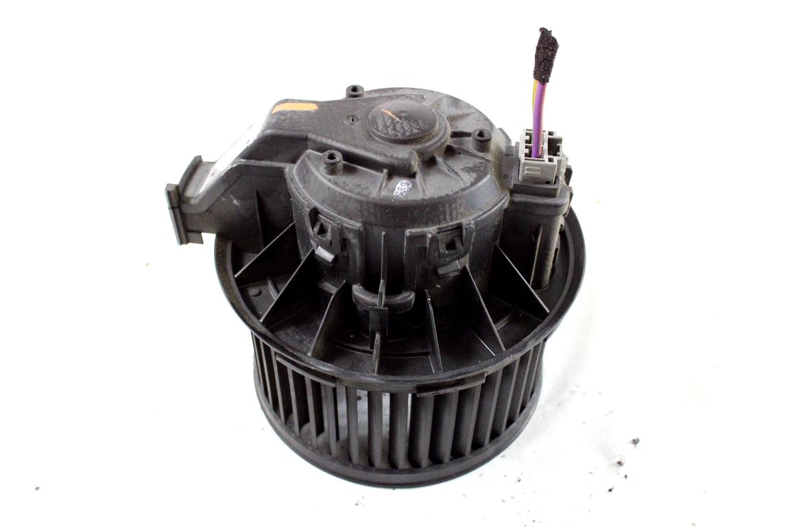 8E2H-18456-AA MOTORINO VENTOLA VENTILAZIONE ABITACOLO FORD FIESTA 1.4 G 71KW 5M 5P (2010) RICAMBIO USATO 0130115551