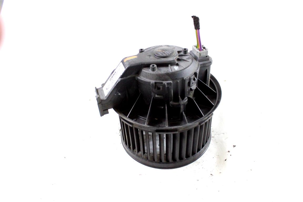 8E2H-18456-AA MOTORINO VENTOLA VENTILAZIONE ABITACOLO FORD FIESTA 1.4 G 71KW 5M 5P (2010) RICAMBIO USATO 0130115551