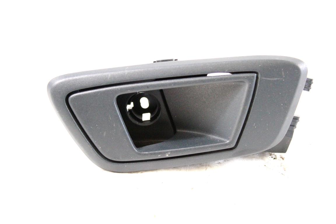 8A61-A22600-CEW MANIGLIA INTERNA PORTA POSTERIORE DESTRA FORD FIESTA 1.4 G 71KW 5M 5P (2010) RICAMBIO USATO