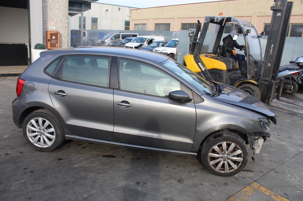 VOLKSWAGEN POLO 1.4 D 55KW 5M 5P (2014) RICAMBI IN MAGAZZINO