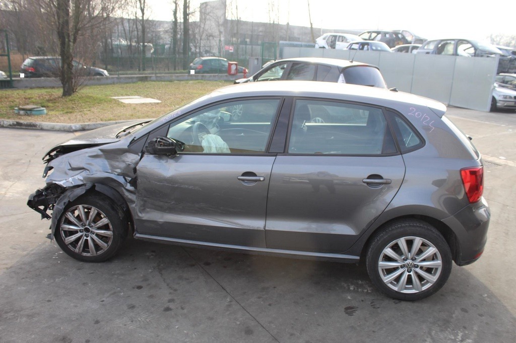 VOLKSWAGEN POLO 1.4 D 55KW 5M 5P (2014) RICAMBI IN MAGAZZINO