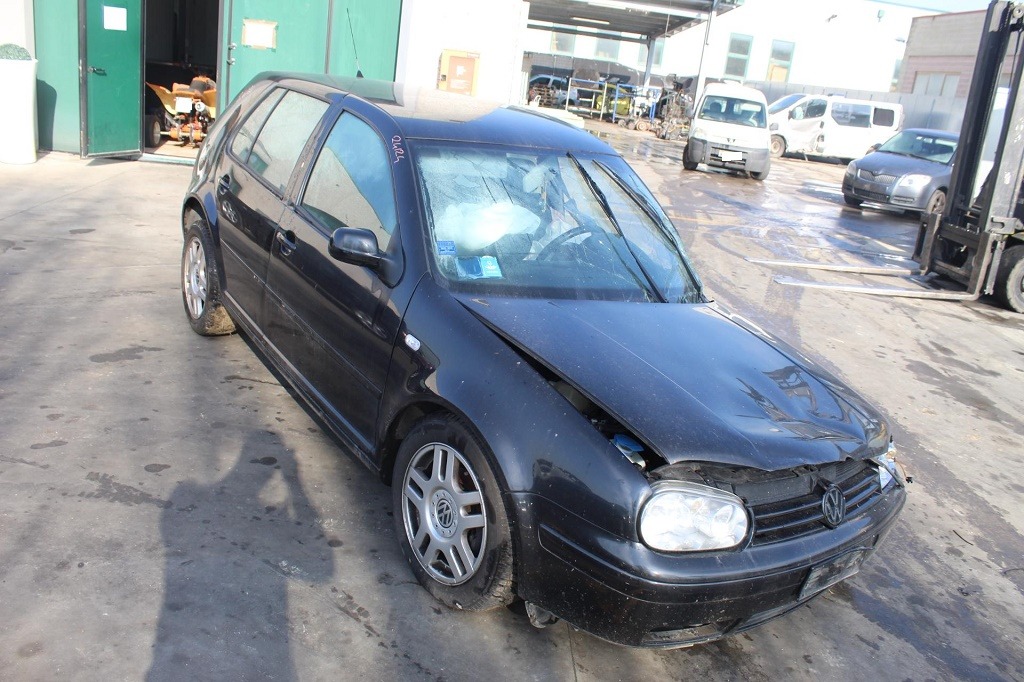 VOLKSWAGEN GOLF 4 1.9 D 81KW 5M 5P (2001) RICAMBI IN MAGAZZINO